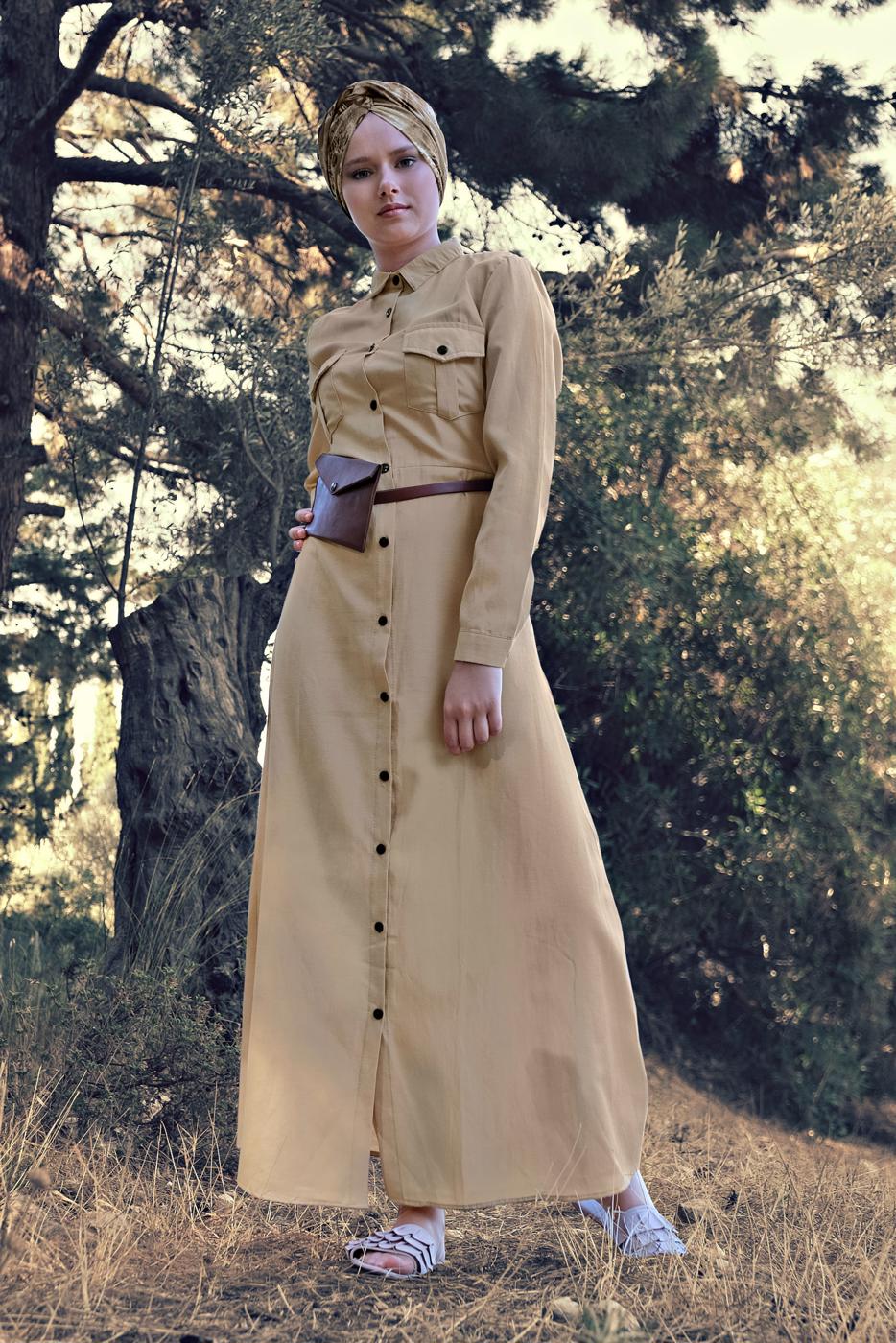 Tesettür giyim BEJ KEMERLİ ÖNDEN DÜĞMELİ ELBİSE 82 