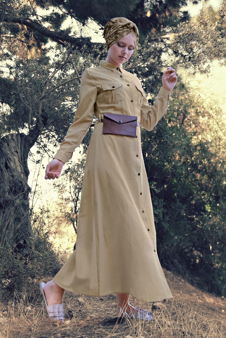 Tesettür giyim BEJ KEMERLİ ÖNDEN DÜĞMELİ ELBİSE 82 