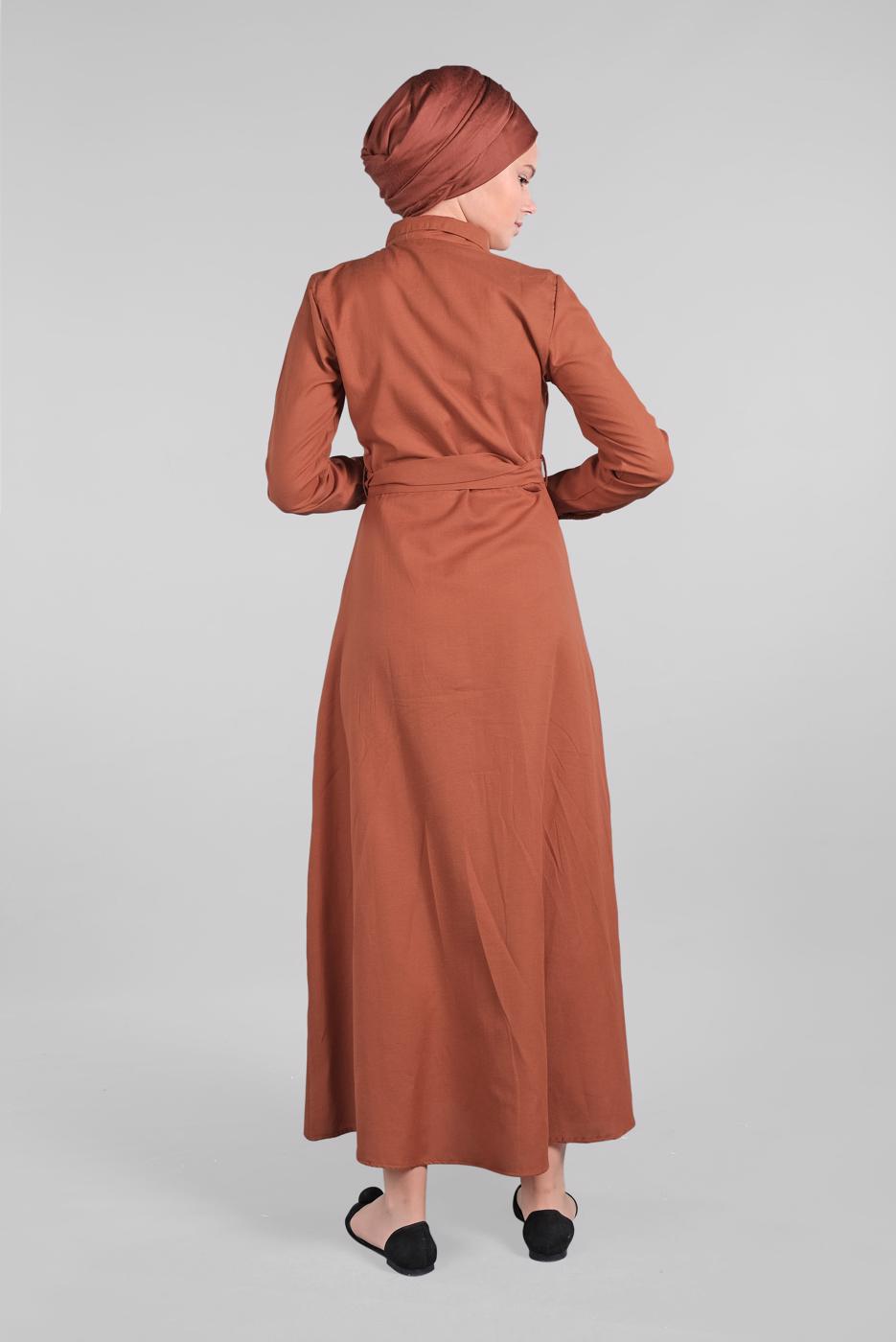 Tesettür giyim KAHVE KEMERLİ ÖNDEN DÜĞMELİ ELBİSE 82 