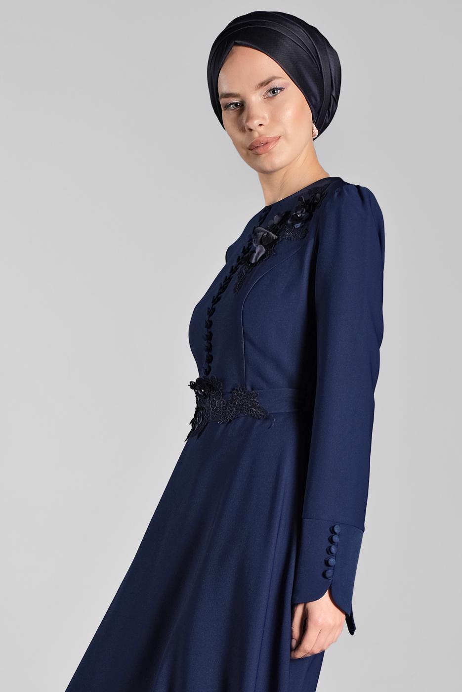 Tesettür giyim LACİVERT 3 BOYUTLU ÇİÇEK DETAYLI ELBİSE 226