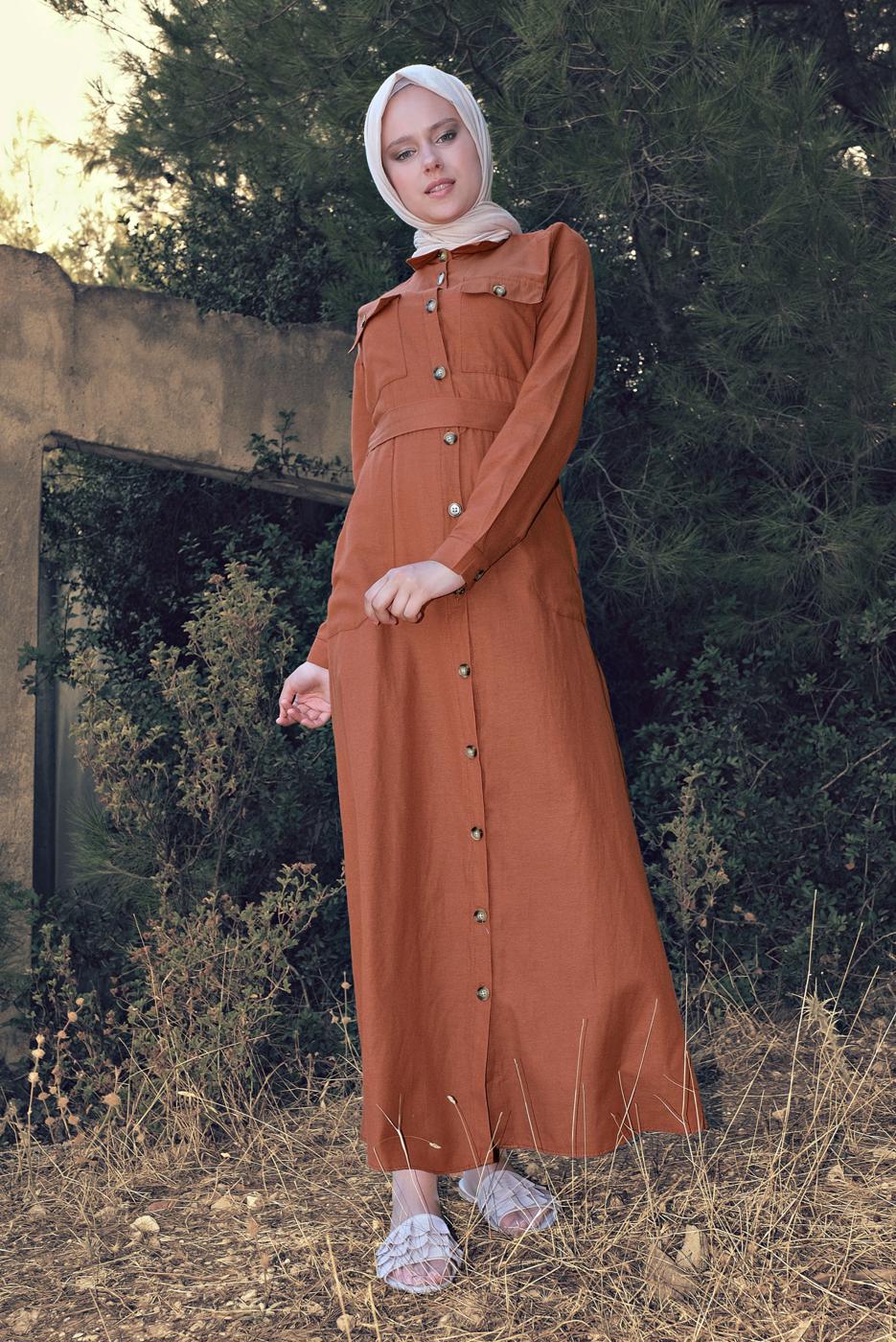 Tesettür giyim KAHVE KOMPLE DÜĞMELİ CEPLİ ELBİSE 474 