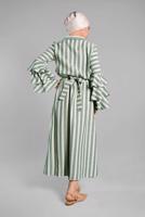 Tesettür giyim YEŞİL KOLLARI VOLANLI ÇİZGİLİ ELBİSE 3266 