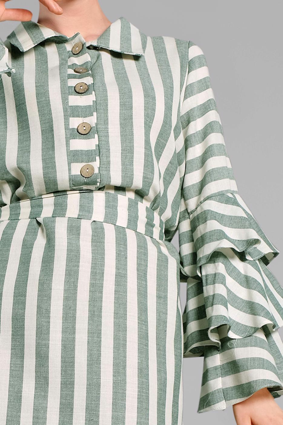 Tesettür giyim YEŞİL KOLLARI VOLANLI ÇİZGİLİ ELBİSE 3266 