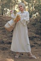 Tesettür giyim BEJ KOLLARI VOLANLI ÇİZGİLİ ELBİSE 3266 