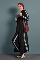 Tesettür giyim SİYAH ŞERİT DETAYLI FERMUARLI EŞOFMAN FERACE 4202