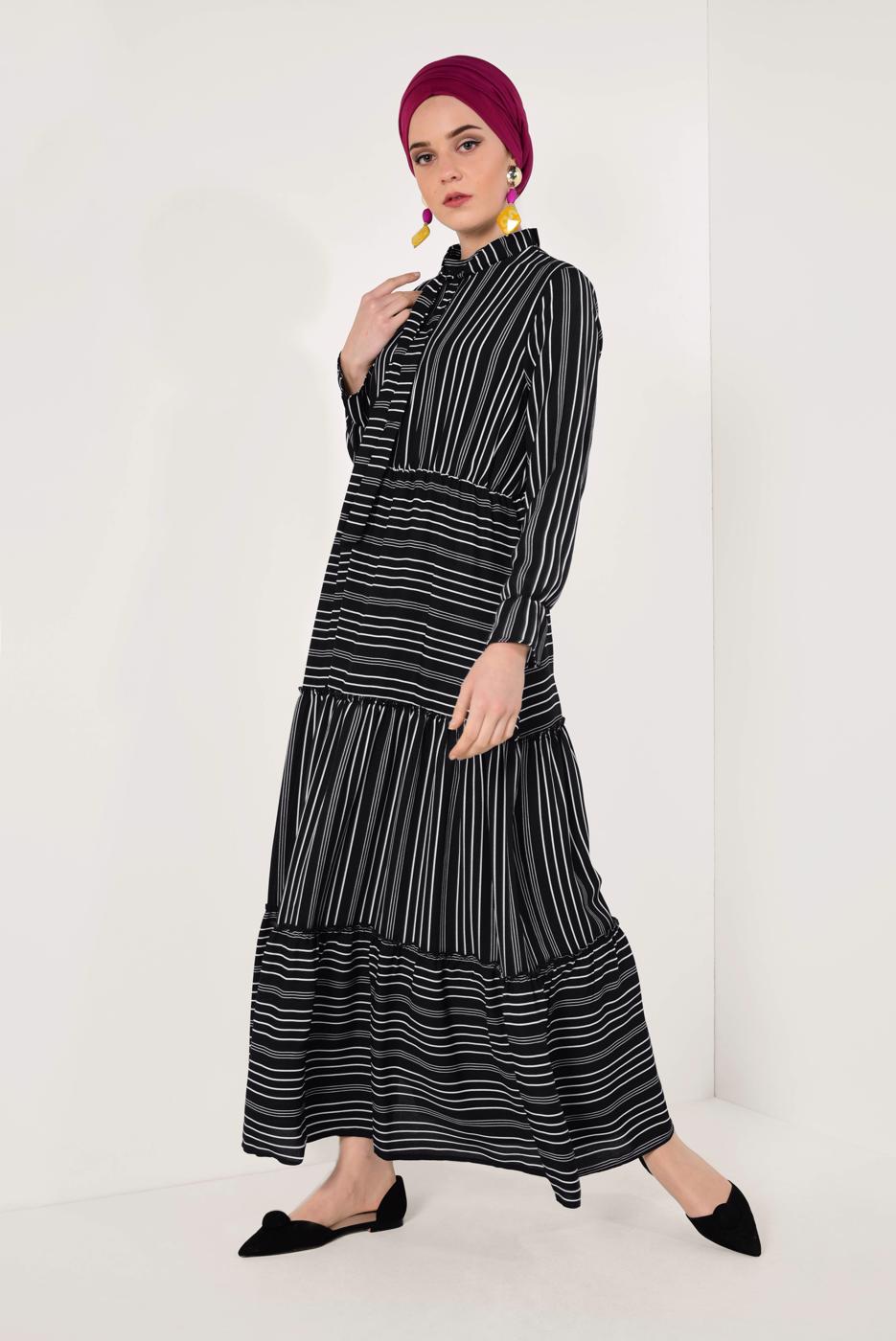 Tesettür giyim SİYAH ÇİZGİLİ BOL KESİM ELBİSE T 5126