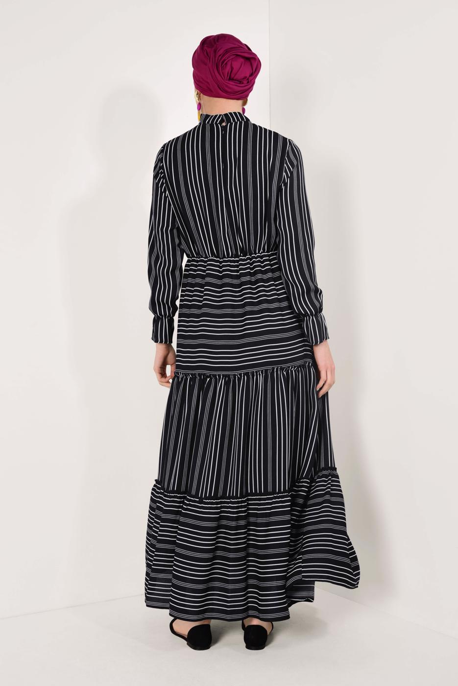 Tesettür giyim SİYAH ÇİZGİLİ BOL KESİM ELBİSE T 5126