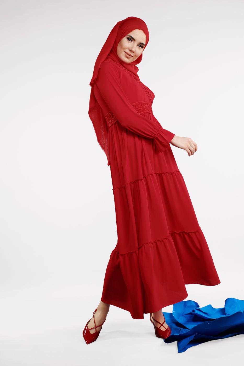 Tesettür giyim KIRMIZI ETEĞİ VOLANLI ELBİSE 7523