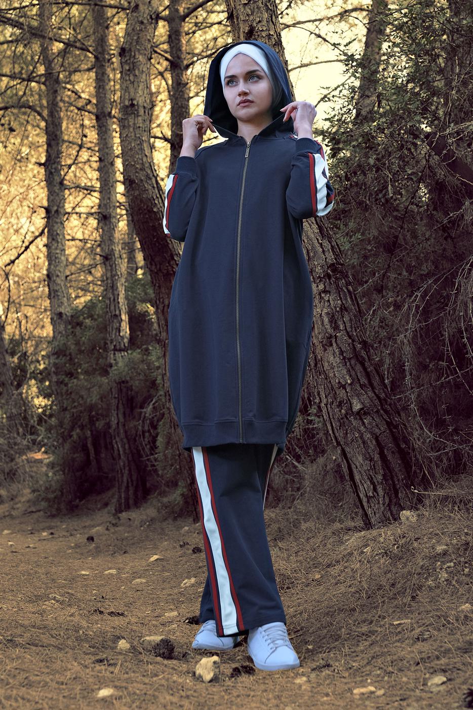 Tesettür giyim LACİVERT ŞERİT DETAYLI 2&prime;Lİ EŞOFMAN TAKIM 05104 