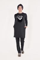 Tesettür giyim GRİ YAZI VE PÜSKÜL DETAYLI PANTOLONLU EŞOFMAN TAKIM 1109