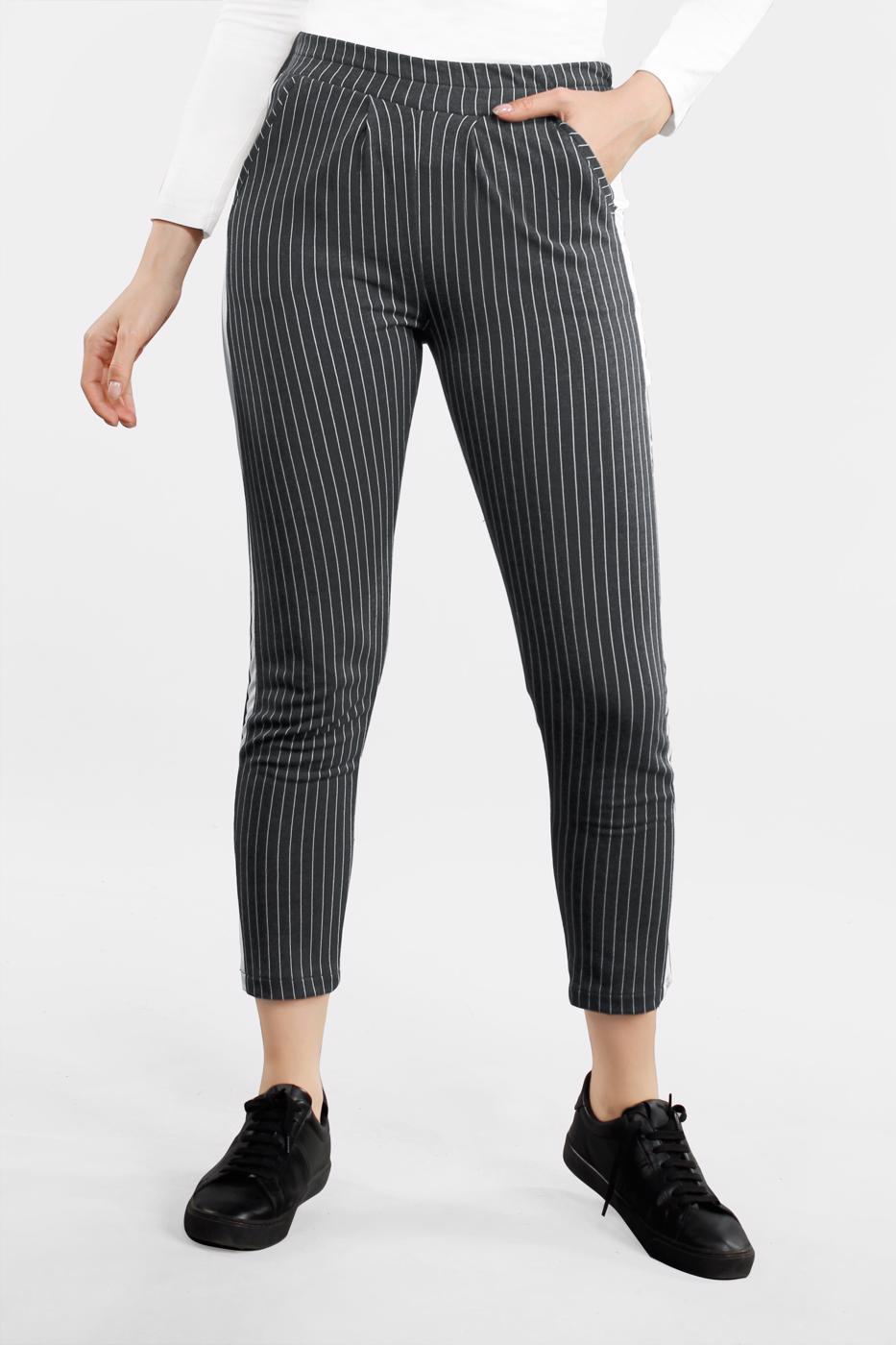 Tesettür giyim GRİ YANDAN ŞERİT DETAYLI ÇİZGİLİ EŞOFMAN ALTI 1606