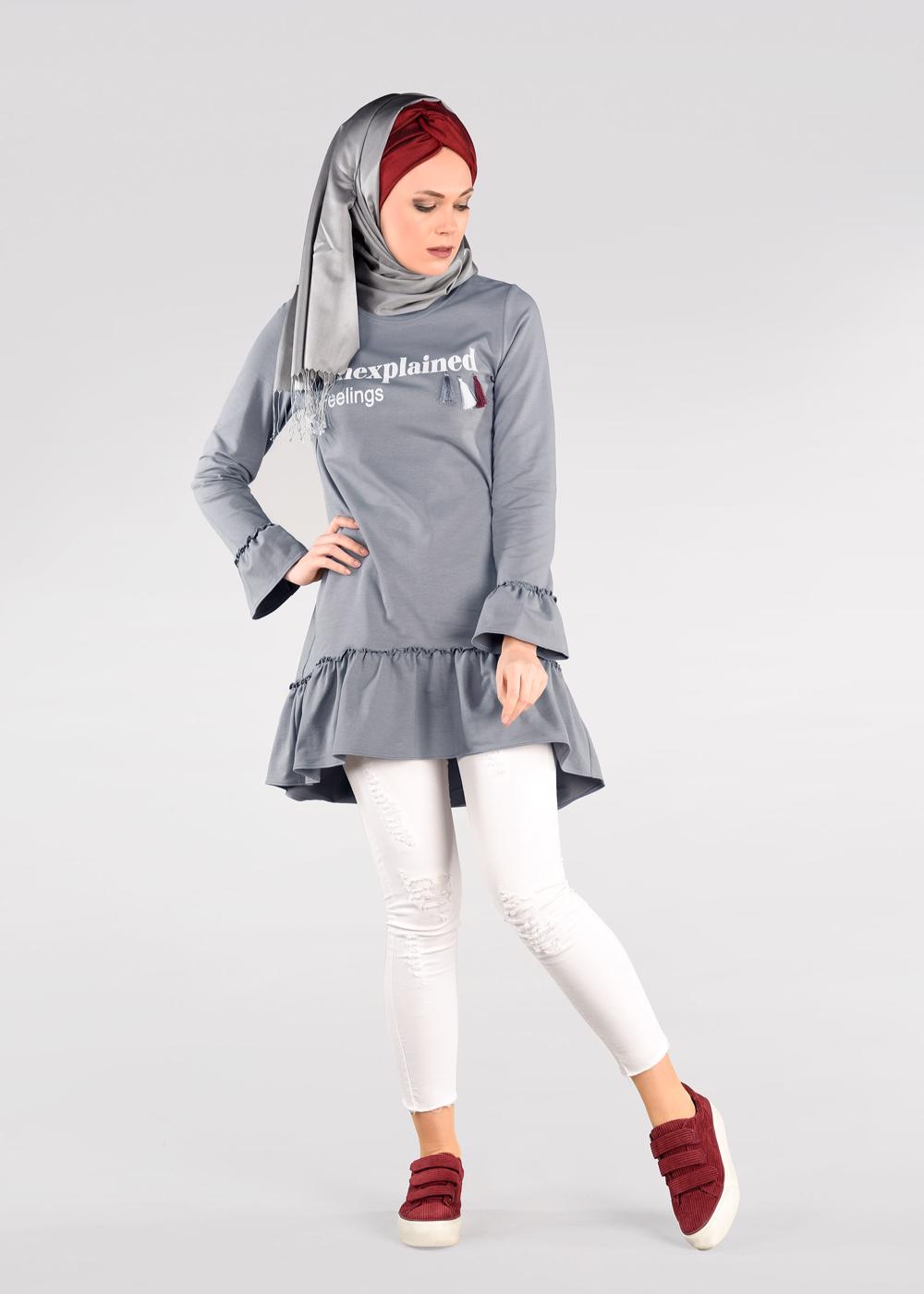 Tesettür giyim GRİ BASKI DETAYLI VOLANLI EŞOFMAN TUNİK 4873