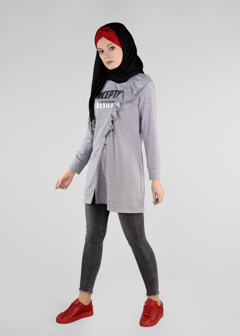 Tesettür giyim GRİ VOLAN DETAYLI BASKILI EŞOFMAN TUNİK 4876