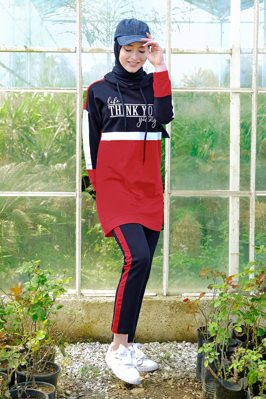 Tesettür giyim KIRMIZI KAPÜŞONLU EŞOFMAN TAKIM T 7238