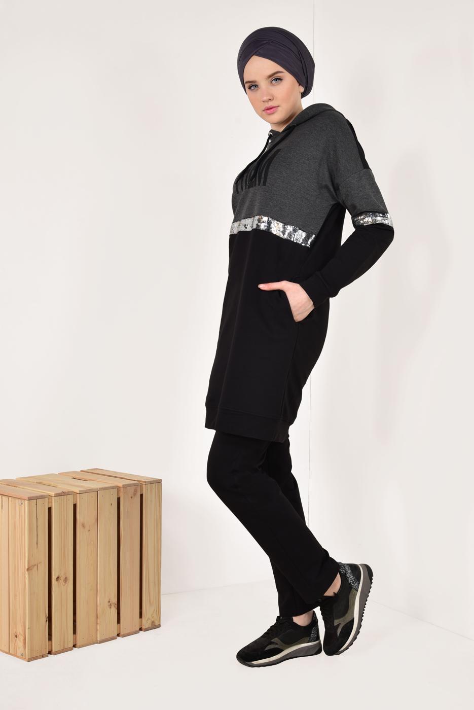 Tesettür giyim SİYAH PUL PAYETLİ YAZI BASKILI EŞOFMAN TAKIMI 7938