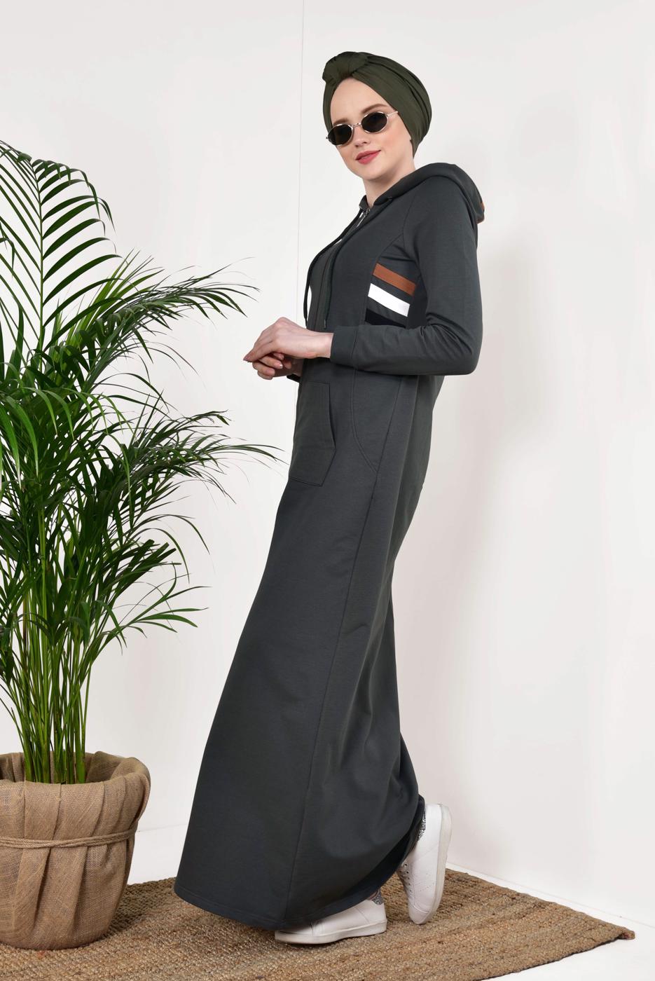 Tesettür giyim HAKİ FERMUARLI KAPÜŞONLU İKİ YANI CEPLİ EŞOFMAN FERACE 0338