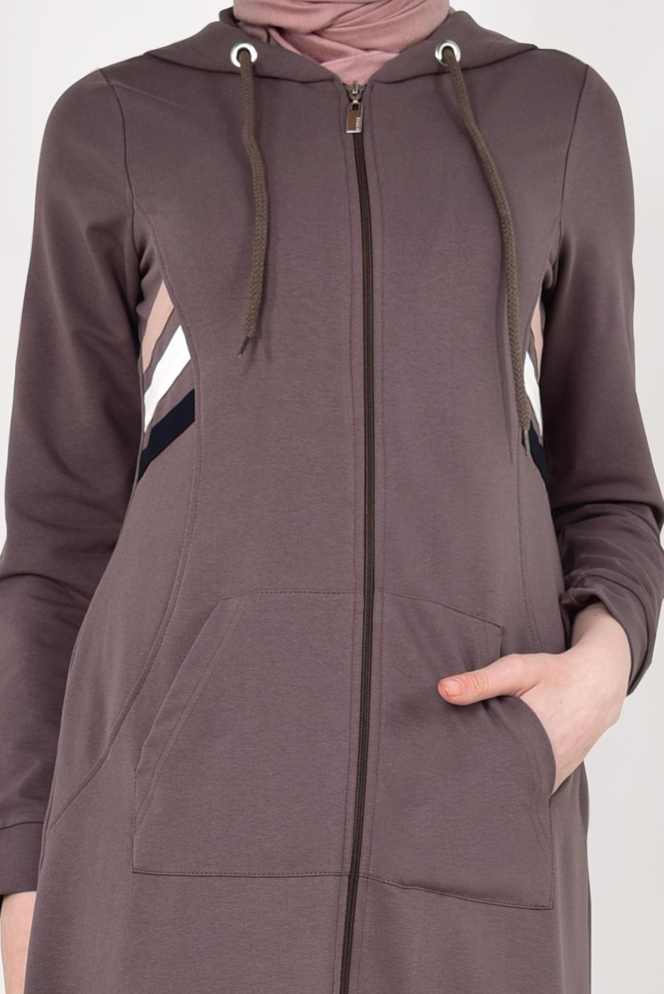 Tesettür giyim KAHVE FERMUARLI KAPÜŞONLU İKİ YANI CEPLİ EŞOFMAN FERACE 0338