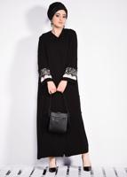 Tesettür giyim SİYAH KOLLARI DANTEL DETAYLI İNCİLİ FERACE T 8265 