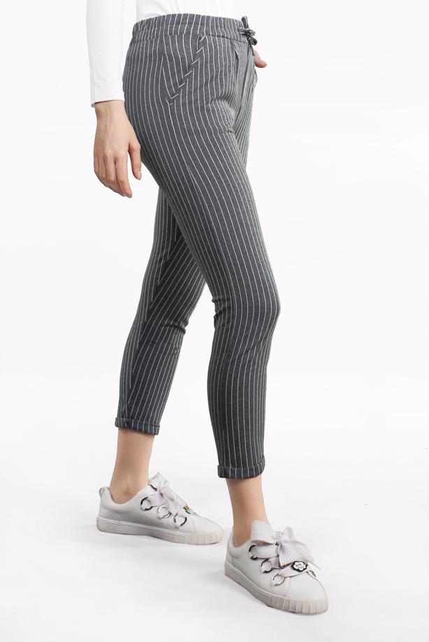 Tesettür giyim  CEPLİ VE BAĞCIKLI ÇİZGİLİ PANTOLON 9206 - TRENDTESETTÜR