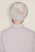 Tesettür giyim BEJ ALVİNA LOGOLU İPEKSİ ŞAL 9957 