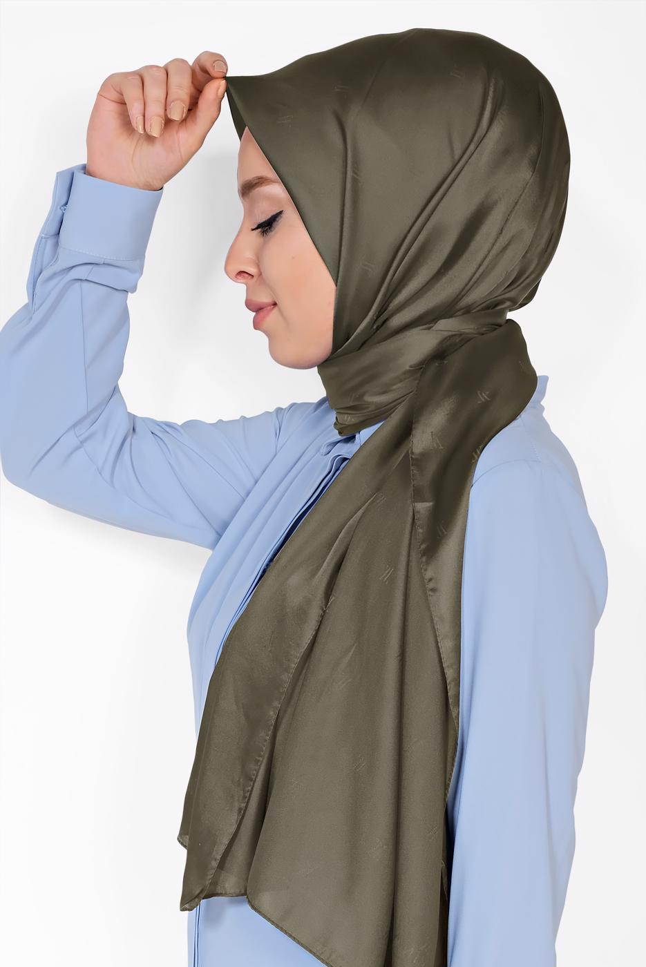 Tesettür giyim HAKİ ALVİNA LOGOLU İPEKSİ ŞAL 9957 