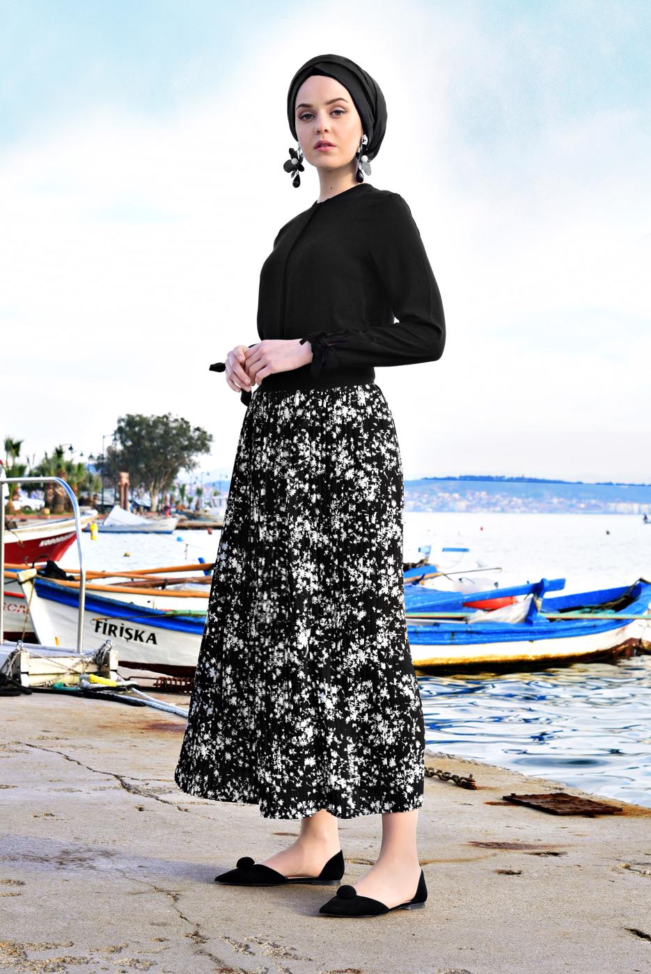 Tesettür giyim SİYAH FLORAL DESENLİ PİLİSELİ ETEKLİ TAKIM T 7226