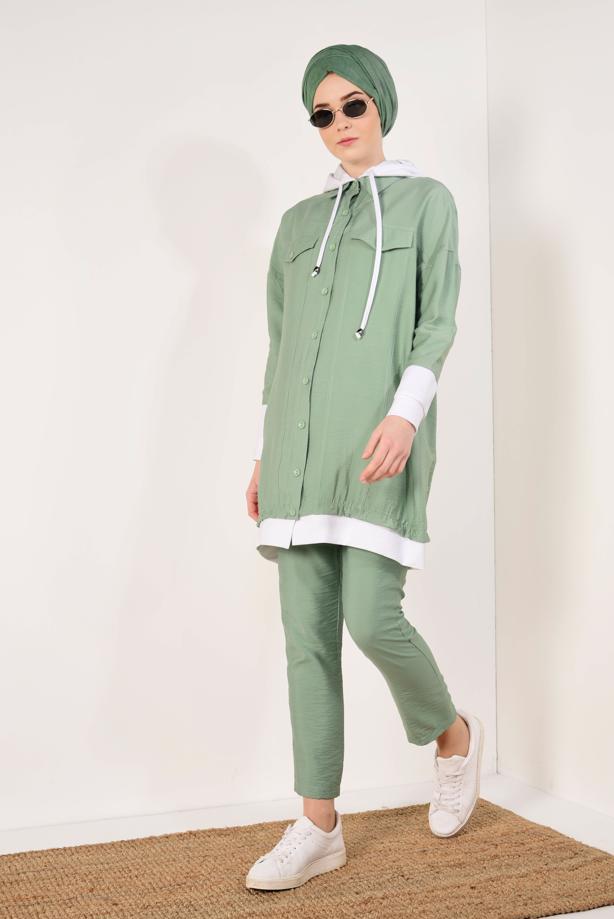 Tesettür giyim  ÖNDEN DÜĞMELİ KAPÜŞONLU PANTOLONLU TAKIM T 0138 - TRENDTESETTÜR