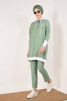Tesettür giyim YEŞİL ÖNDEN DÜĞMELİ KAPÜŞONLU PANTOLONLU TAKIM T 0138