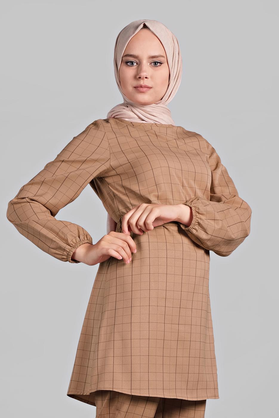 Tesettür giyim PEMBE KARE DESENLİ BELDEN BAĞCIKLI 2&prime;Lİ PANTOLONLU TAKIM 1825