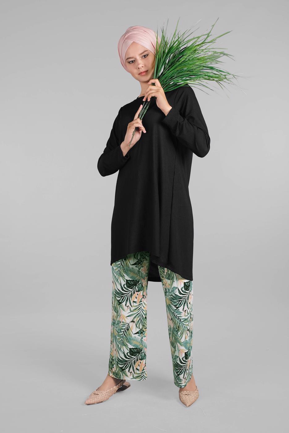 Tesettür giyim SİYAH ÇİÇEK DESENLİ FİTİLLİ 2&prime;Lİ PANTOLONLU TAKIM 3725