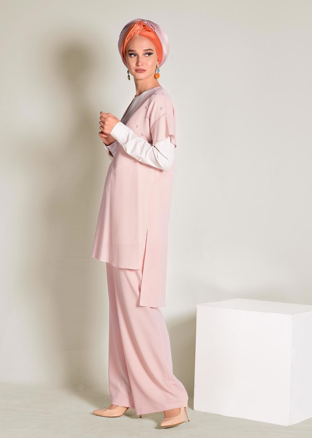 Tesettür giyim PUDRA İNCİ DETAYLI OMUZLARI VOLANLI 2&prime;Lİ PANT. TAKIM 4352