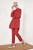 Tesettür giyim KIRMIZI DÜĞMELİ VE BAĞCIKLI 2&prime;Lİ PANTOLONLU TAKIM T 5034 