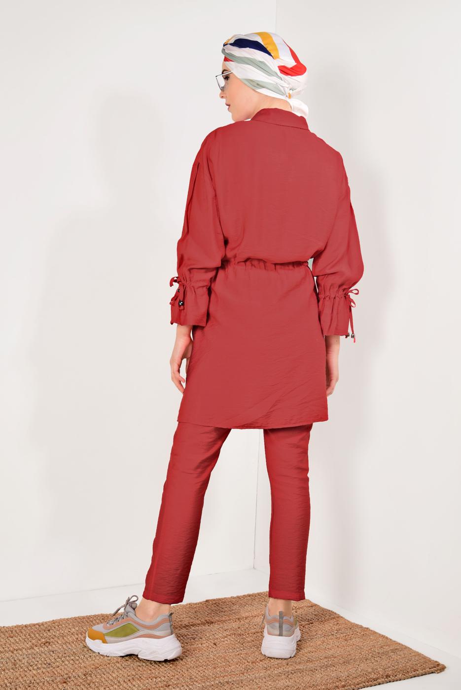 Tesettür giyim KIRMIZI DÜĞMELİ VE BAĞCIKLI 2&prime;Lİ PANTOLONLU TAKIM T 5034 