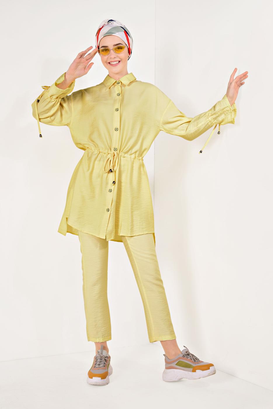 Tesettür giyim SARI DÜĞMELİ VE BAĞCIKLI 2&prime;Lİ PANTOLONLU TAKIM T 5034 