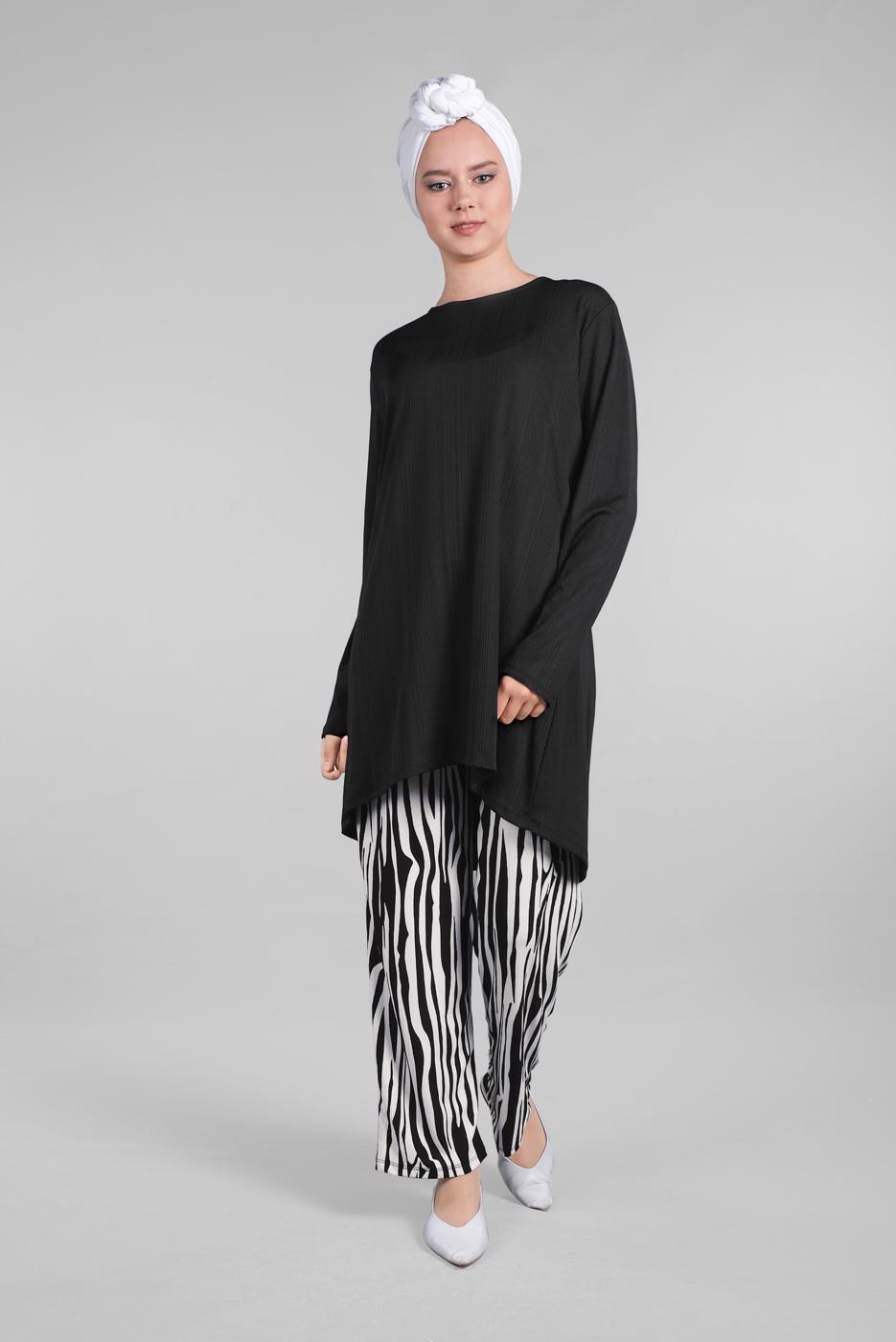 Tesettür giyim SİYAH ASİMETRİK KESİM ZEBRA DESENLİ 2&prime;Lİ PANTOLONLU TAKIM 8525 