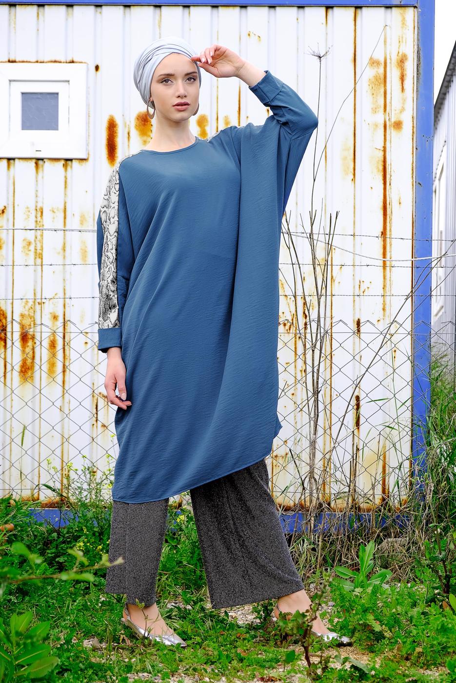 Tesettür giyim LACİVERT YILAN DERİSİ DETAYLI YARASA KOL TUNİK 65191