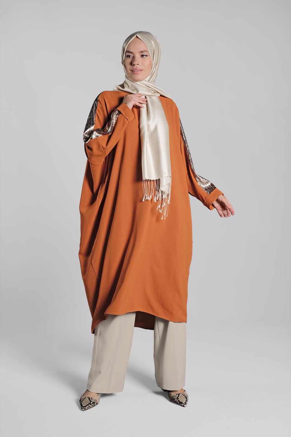 Tesettür giyim TABA YILAN DERİSİ DETAYLI YARASA KOL TUNİK 65191