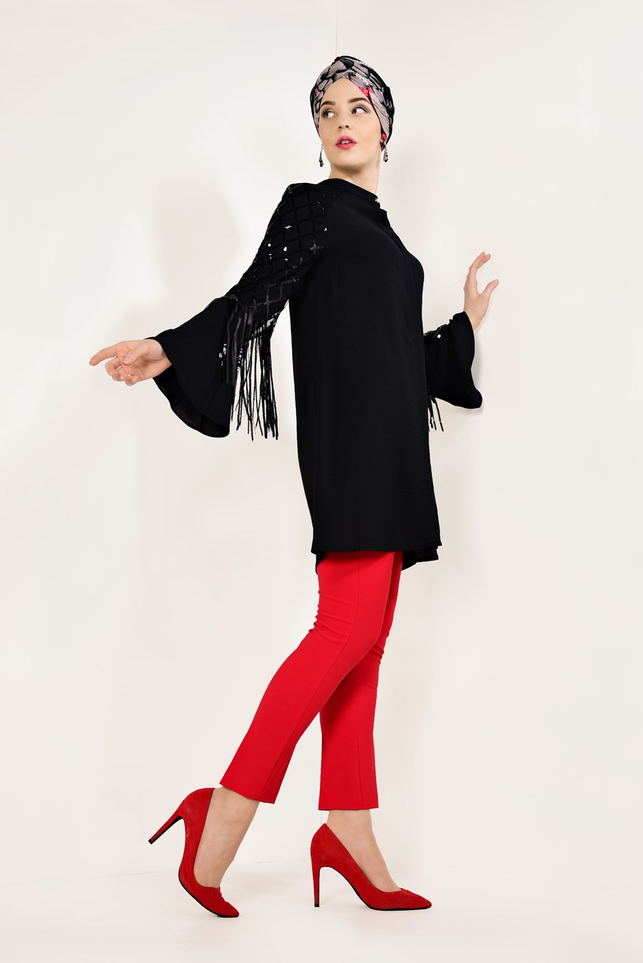 Tesettür giyim SİYAH KOLLARI PÜSKÜLLÜ TUNİK T 37091 