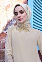 Tesettür giyim BEJ KOLLARI VE YAKASI İNCİ DETAYLI TUNİK T 57781