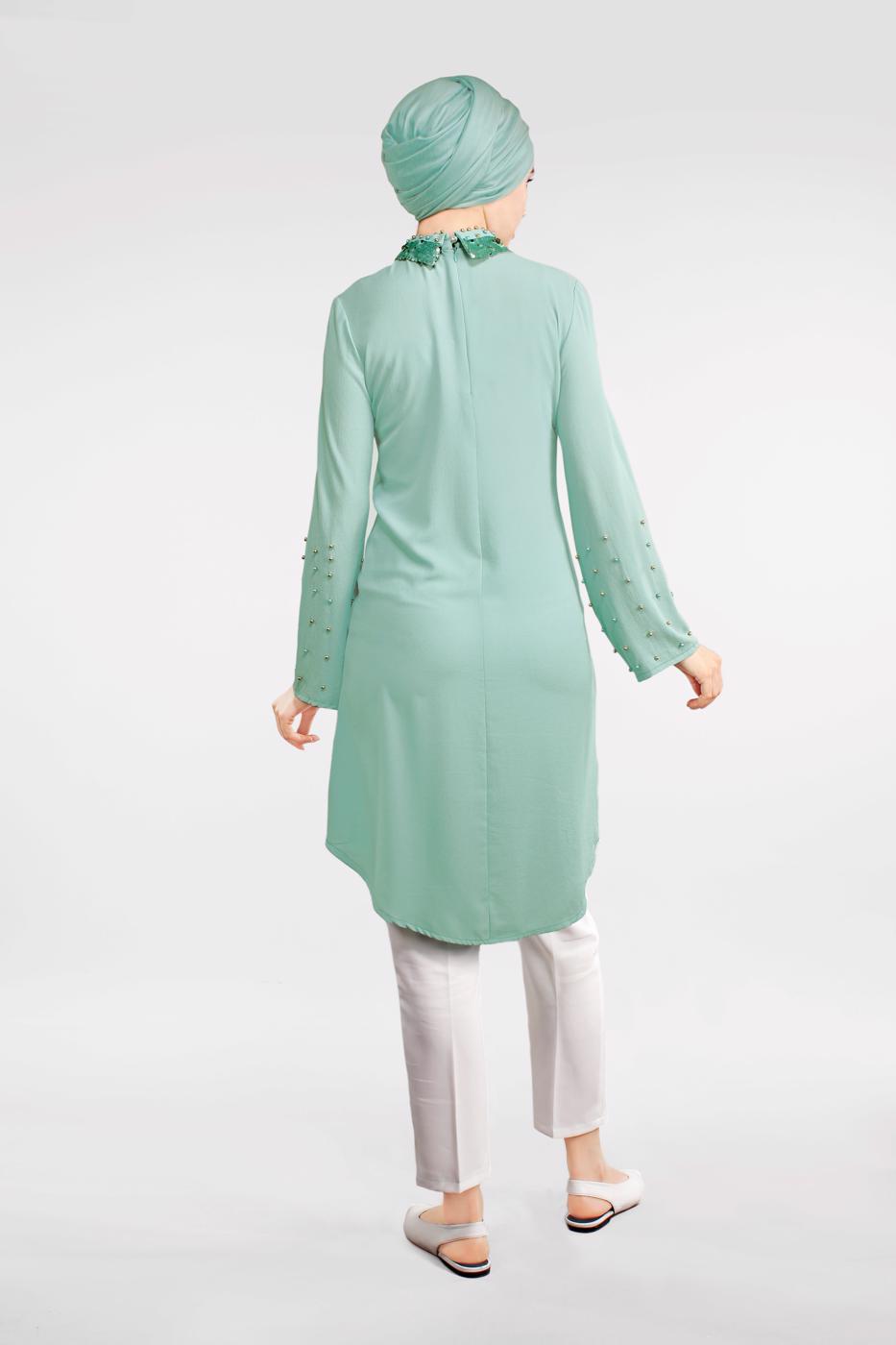 Tesettür giyim YEŞİL KOLLARI VE YAKASI İNCİ DETAYLI TUNİK T 57781