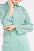 Tesettür giyim YEŞİL KOLLARI VE YAKASI İNCİ DETAYLI TUNİK T 57781