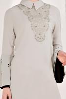 Tesettür giyim BEJ KOLLARI VOLANLI İŞLEMELİ TUNİK T 71381