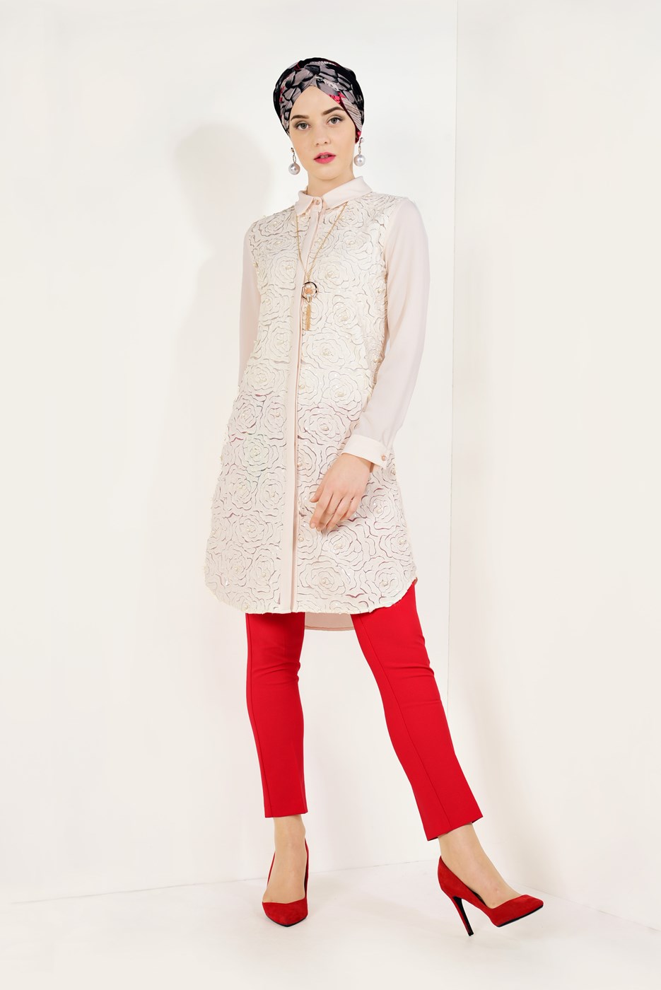 Tesettür giyim BEJ LAZER KESİM İNCİLİ TUNİK T 97281