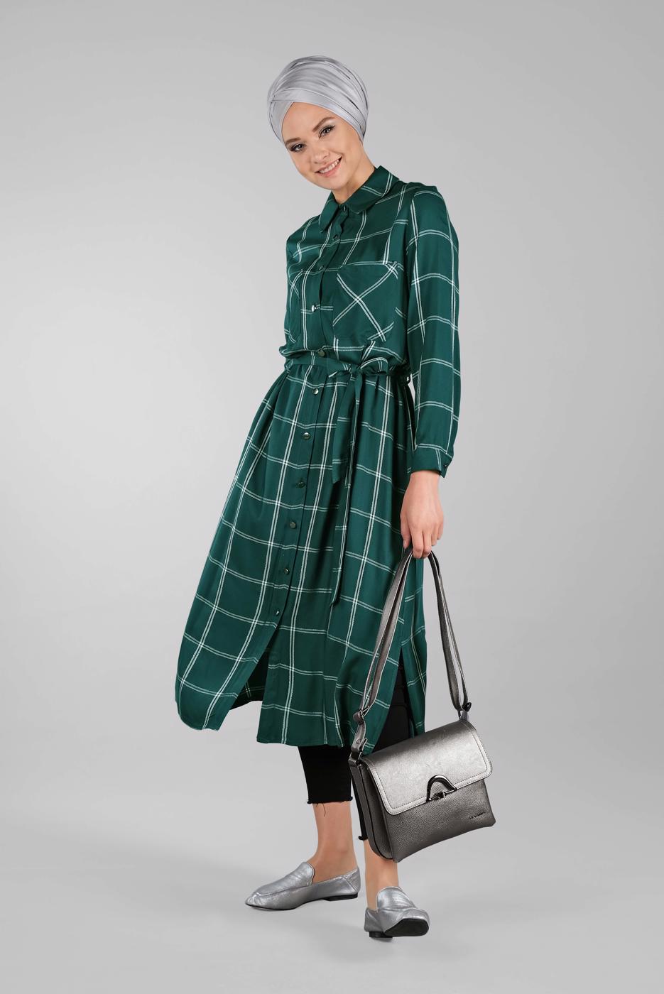 Tesettür giyim YEŞİL EKOSELİ YIRTMAÇ DETAYLI UZUN TUNİK T 0426