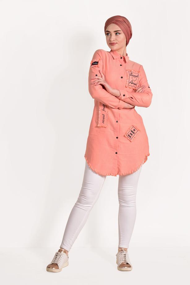 Tesettür giyim  ETEK UCU SAÇAKLI YAZI BASKILI GÖMLEK T 0829  - TRENDTESETTÜR