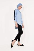 Tesettür giyim MAVİ KOLLARI ŞERİTLİ ÖNÜ KISA ARKASI UZUN TUNİK 1881