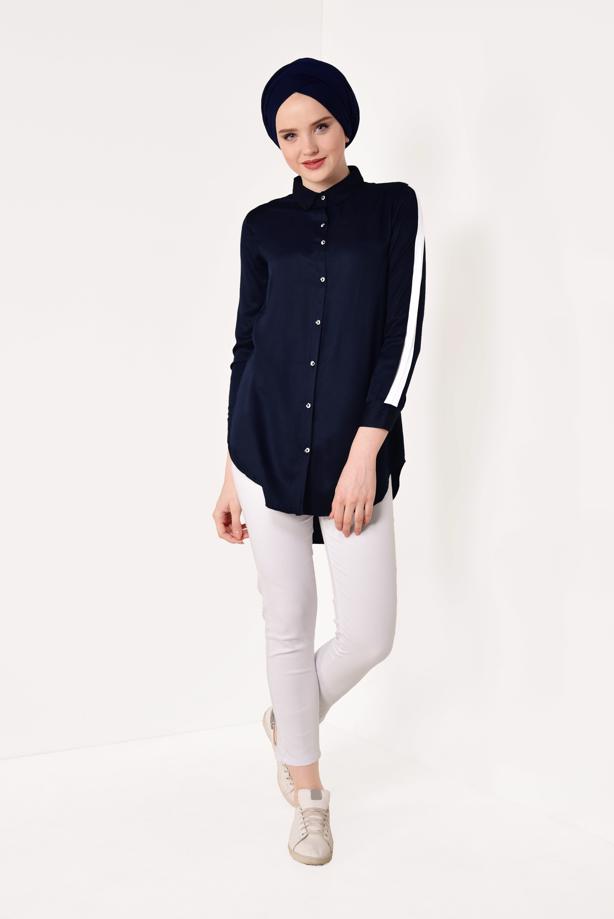 Tesettür giyim  KOLLARI ŞERİTLİ ÖNÜ KISA ARKASI UZUN TUNİK 1881 - TRENDTESETTÜR