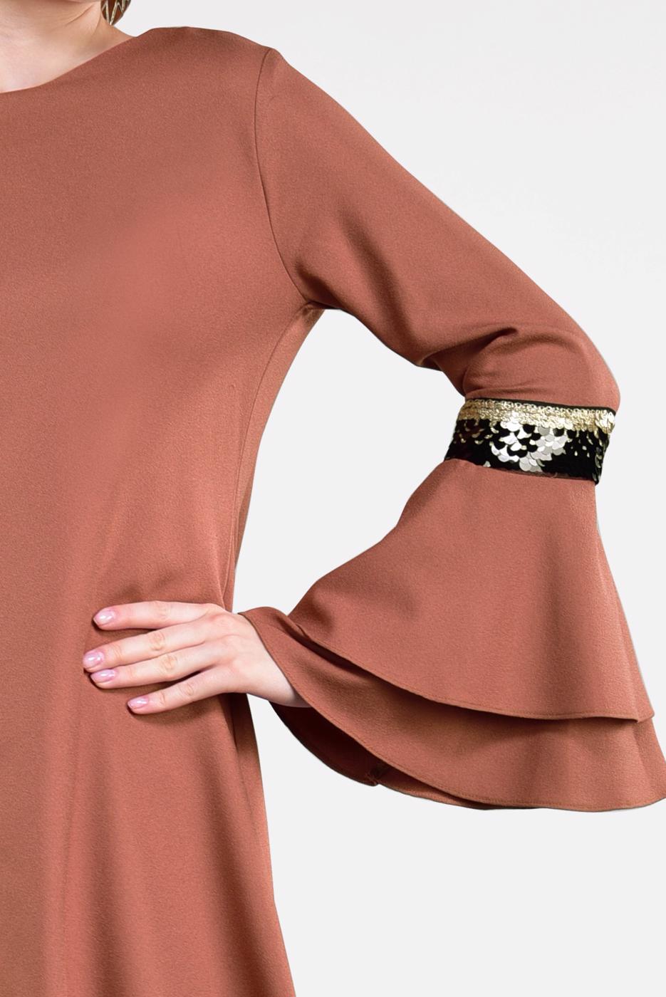 Tesettür giyim TABA KOLLARI VOLANLI PUL PAYET DETAYLI TUNİK 2484 