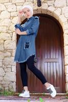 Tesettür giyim LACİVERT ETEK UCU PÜSKÜLLÜ PUL DETAYLI DENİM TUNİK 2505