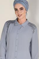 Tesettür giyim GRİ OMUZLARI VE MANŞETLERİ PUL DETAYLI TUNİK 2826 